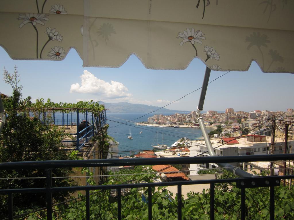 Guest House And Tavern Leo Saranda Dış mekan fotoğraf